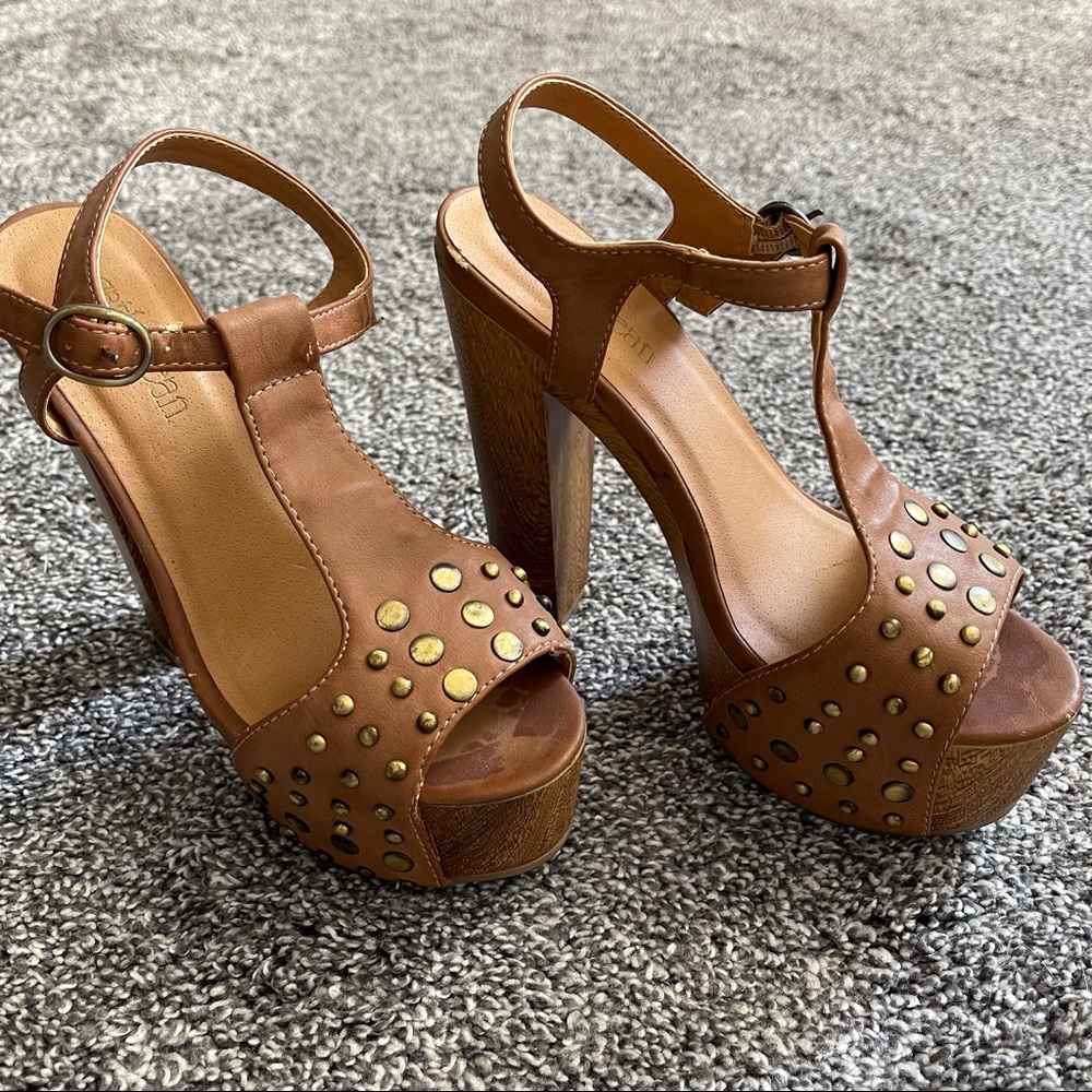 Platform Heels - Picture 3 of 9